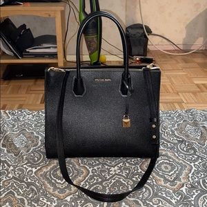 Michael Kors hand bag